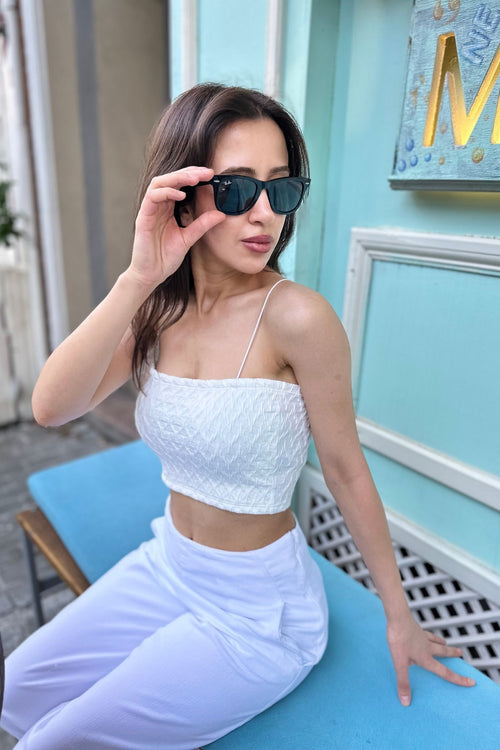 Bürümcük Desenli Askılı Beyaz Crop Top