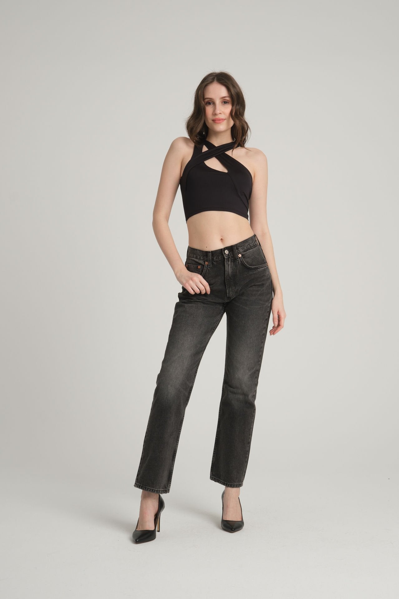 Çapraz Askılı Siyah Crop Top
